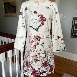 Zara floral dress with front pockets
